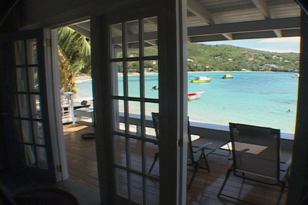 Bequia Beachfront Villa Hotel Friendship Екстериор снимка