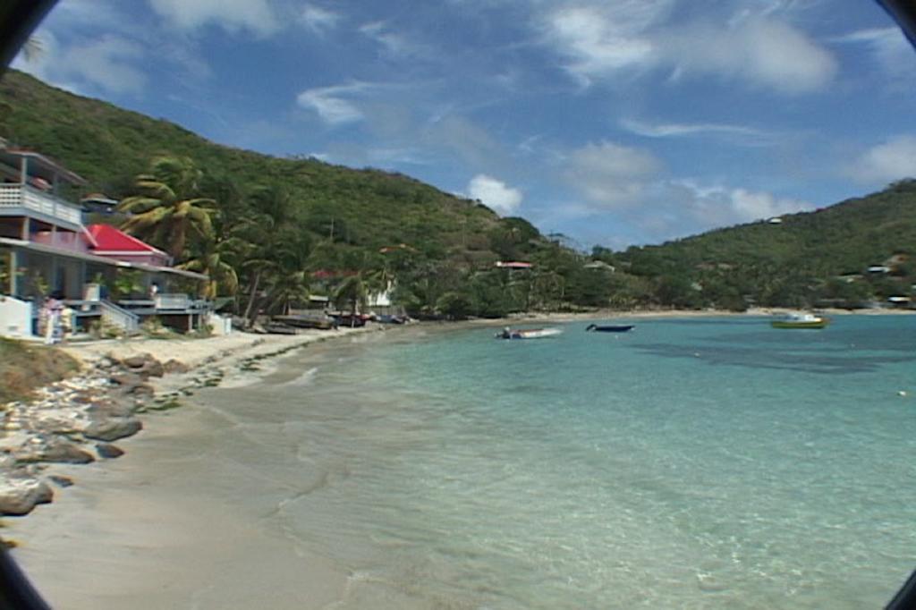 Bequia Beachfront Villa Hotel Friendship Екстериор снимка